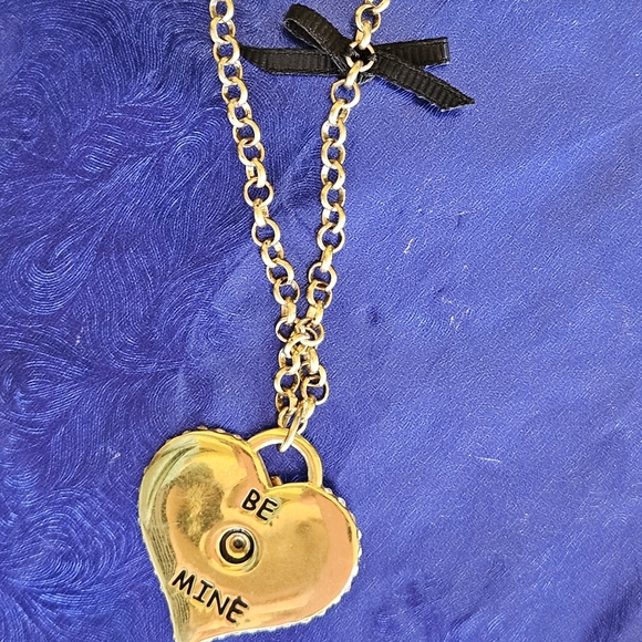 💘Betsey Johnson RARE RETIRED HTF Gold Heart Spinner Arrow Pendant Necklace EPC - Picture 4 of 6